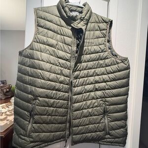 Columbia Men's Olive Puffer Vest